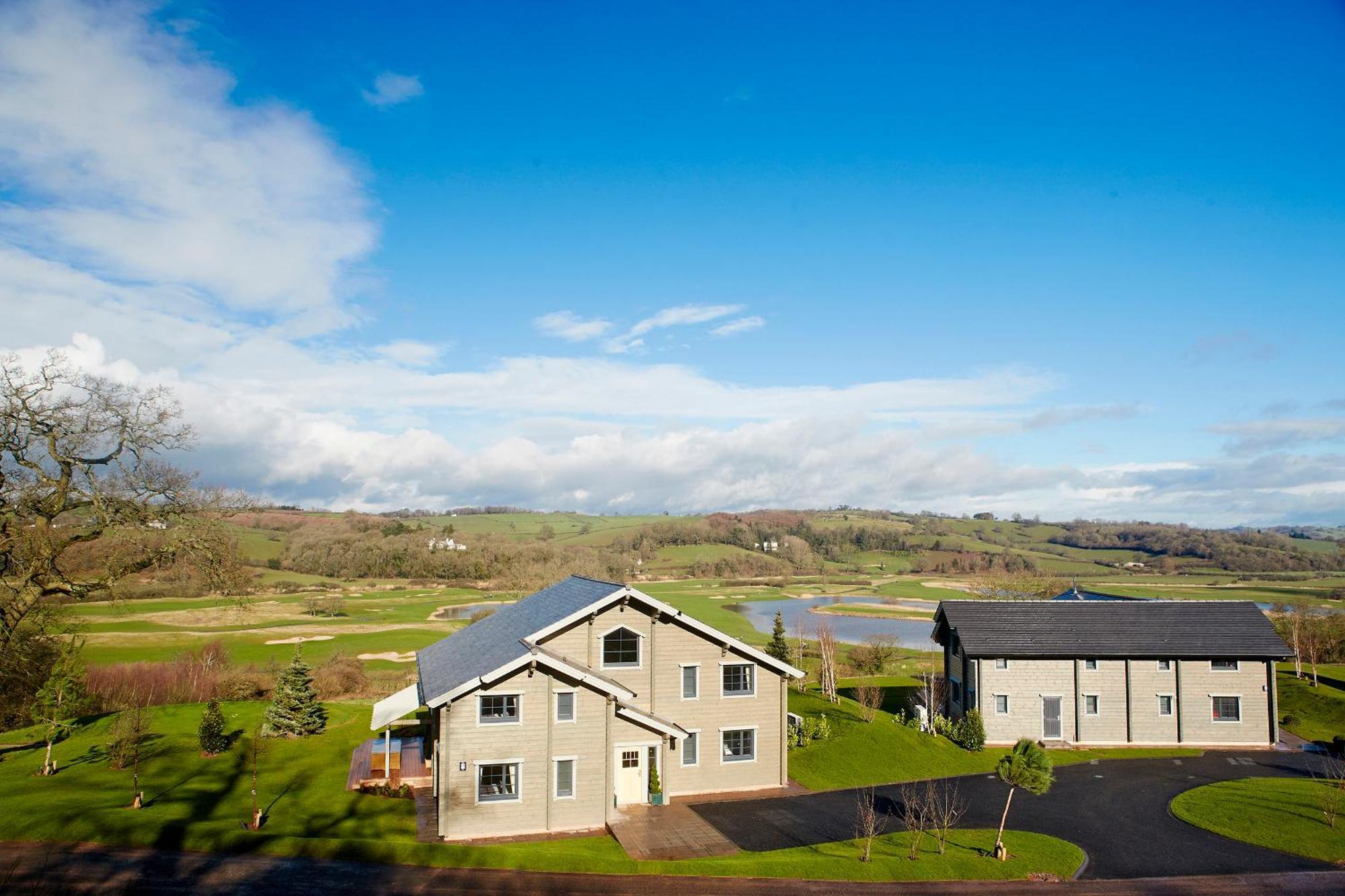 Hunter Lodges By Celtic Manor Newport Kültér fotó