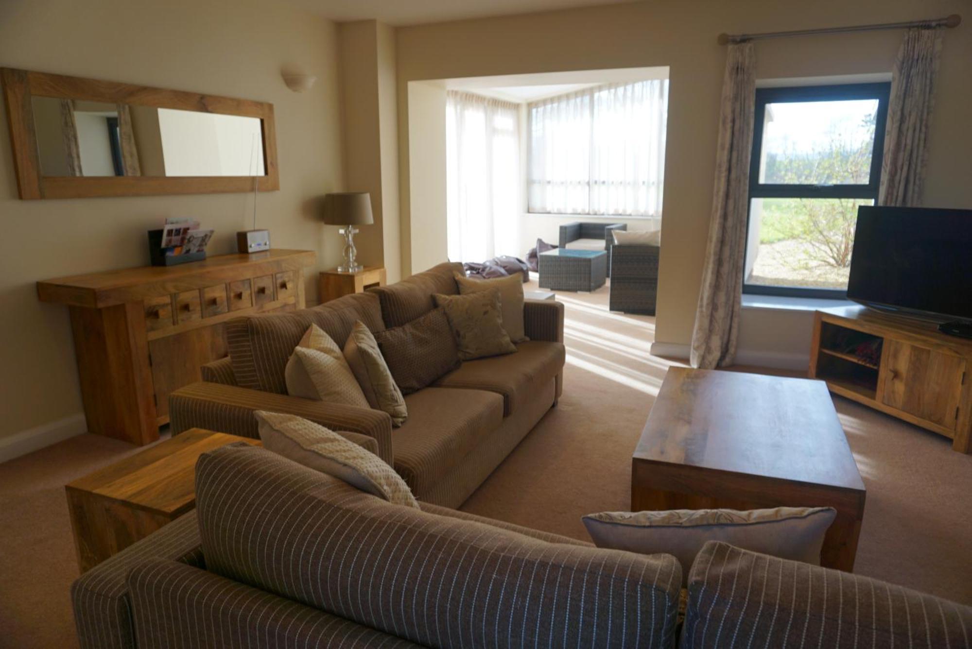 Hunter Lodges By Celtic Manor Newport Kültér fotó