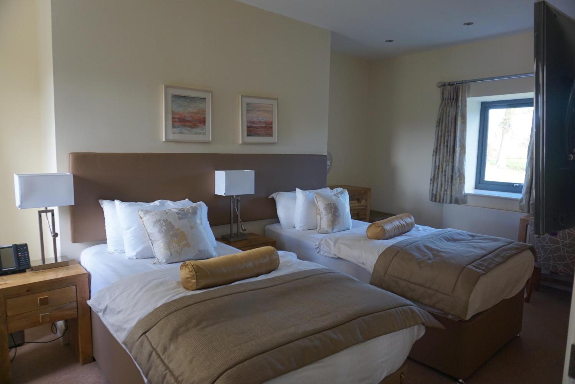Hunter Lodges By Celtic Manor Newport Kültér fotó